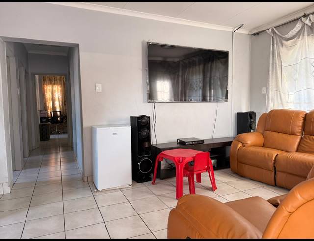 3 BEDROOM HOUSE FOR SALE IN WATERKLOOF EAST